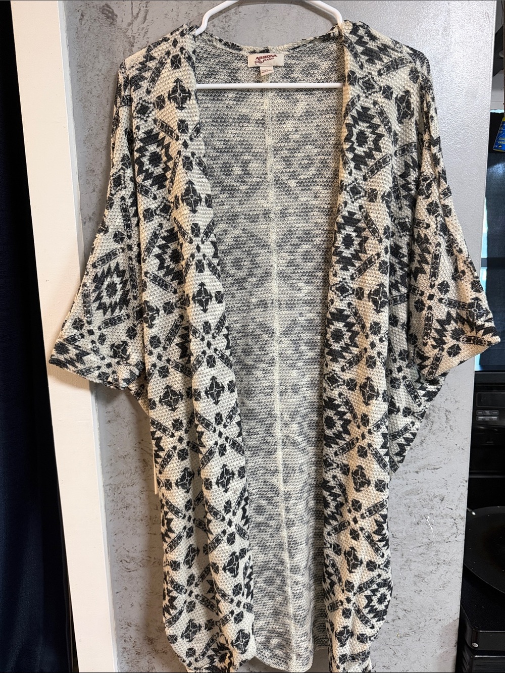 Arizona Jean Company Black and Cream Geo-Print Open short sleeve Cardigan
